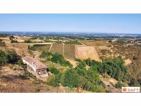 blacé – propriété rare  sur près de 14 hectares  vue panoramique à 180°