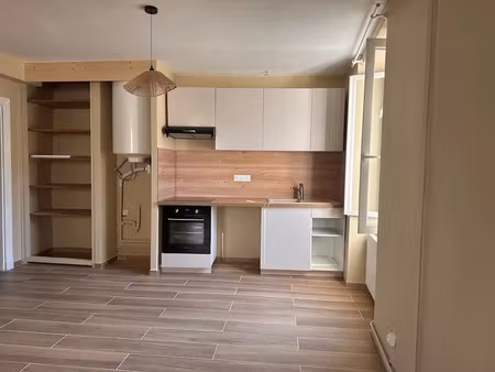 location appartement 2 pièces 43 m² à limoux (11300)  580 €