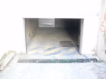 location garage 13 m² à marseille 5 (13005)