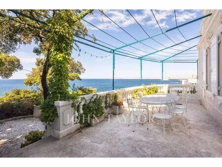 maison art déco en première ligne sur la corniche