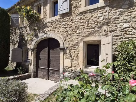 mas 18ème avec grand jardin pisciné paysagé clôturé