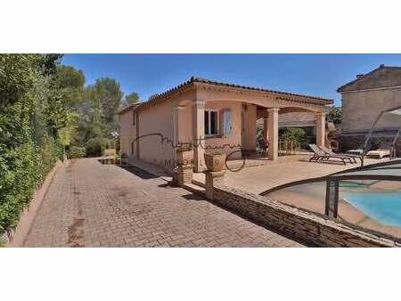 villa avec piscine et jardin nimes (30)