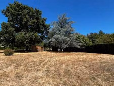 vente terrain aux garennes-sur-loire (49610) : à vendre / 1724m² les garennes-sur-loire