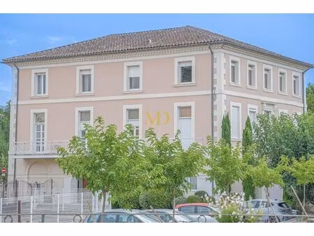 duplex d'exception de 320 m2 habitables avec terrasse en bordure de la sorgue