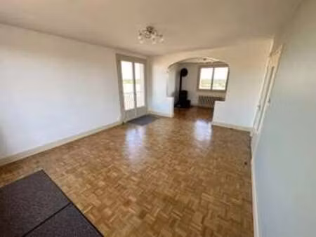 vente maison à saint-jacques-de-thouars (79100) : à vendre / 117m² saint-jacques-de-thouar