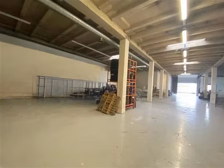 location local d'activités osny 705 m²