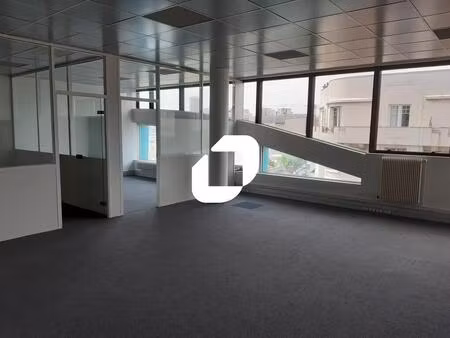 location bureaux 36 m² à 496 m²