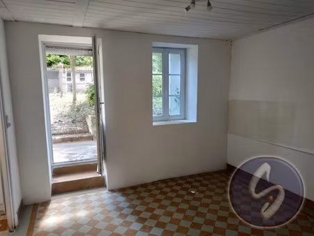 vente immeuble 240 m² à vautebis (79420)  157 900 €