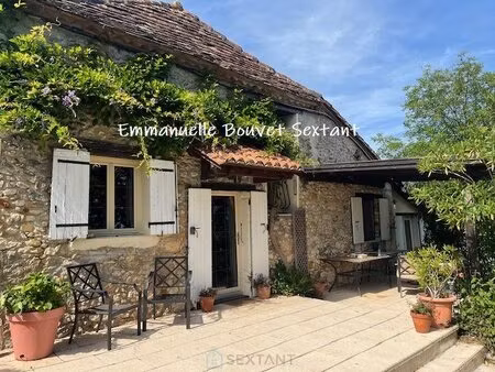 maison en pierre  3 chambres  2 sde  piscine  agréable terrain avec vue dégagée de 2523...