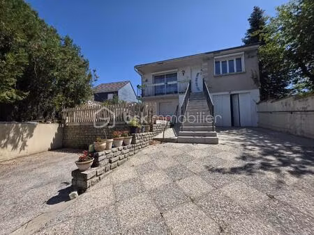 pavillon de 136 m² à nemours