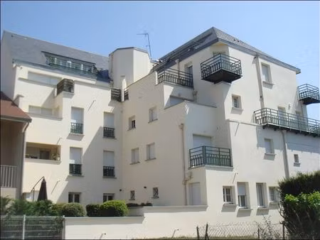 studio à louer à juvisy-sur-orge – centre-ville – dernier étage – deux terrasses – parking