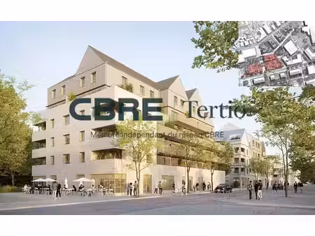 location commerce tours 115 m²