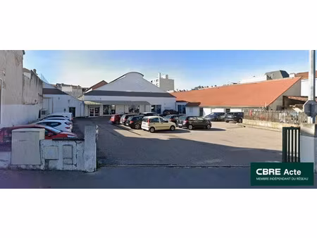 location commerce nancy 950 m²