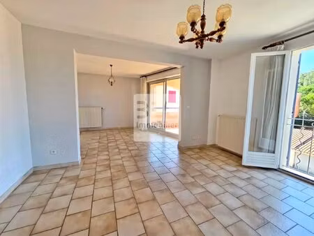 appartement t3 de 76 21 m² à bagnols-sur-cèze