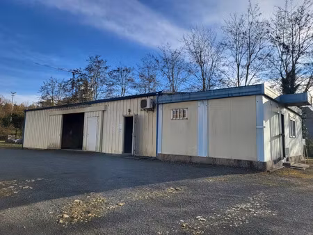 vente immeuble 4 pièces 172 m² à airvault (79600)  123 000 €