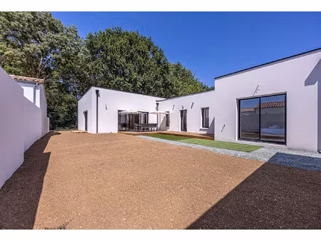 maison 6 pièces 170 m² à vendre / acheter saint-laurent-de-la-prée 17450 ? | era immobilie