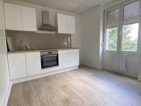 f2 rue victor hugo st max