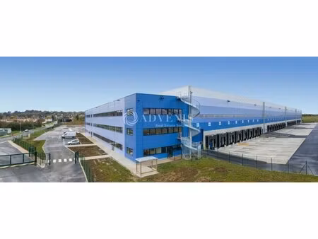 location entrepôt dammartin en goele 77230 24159m²