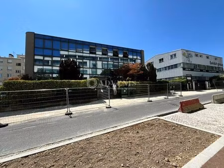 location local d’activités saint ouen sur seine 93400 75m² à 301m²