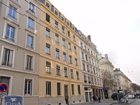 appartement à louer 1 pièce 44.75 m² - lyon 7e arrondissement (69007) - 738€