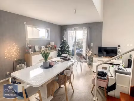 appartement à louer 4 pièces 84.6 m² - auray (56) - 1 010€