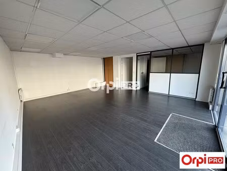 location commerce lille 59800 54m²