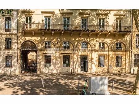 location commerce lyon 69001 268m²