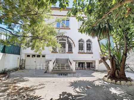 rez-de-jardin de maison - jardin - parking - le cannet