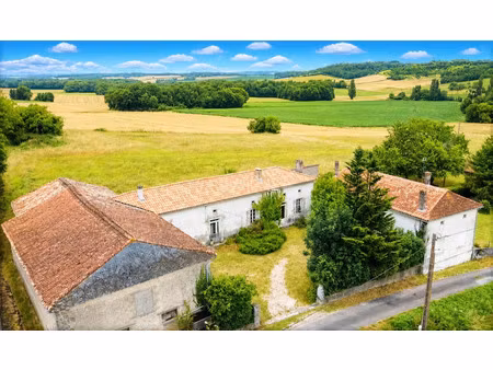 vente maison 9 pièces 186 m² chalais (16210)