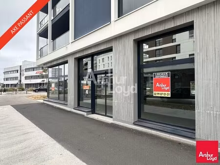 location commerce saint malo 35400 200m²