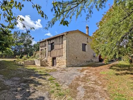maison en pierre de caractère avec deux chambres  piscine et maison d'amis