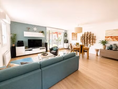 appartement t4   106 m2 avec grande terrasse