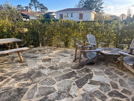 appartement dans résidence historique à 5 minutes des plages.