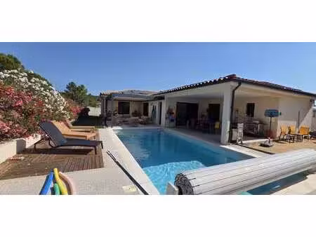 maison avec piscine et jardin villetelle (34)