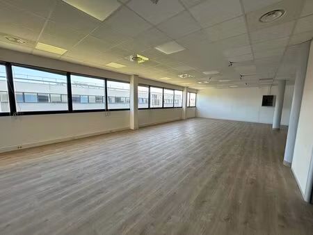 location bureaux 60 m² à 191 m²