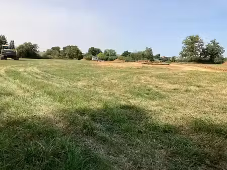 vente terrain 584 m² à arpajon-sur-cère (15130)  45 500 €