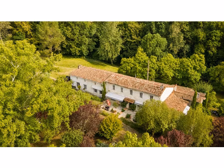 vente maison 7 pièces 196 m² montendre (17130)