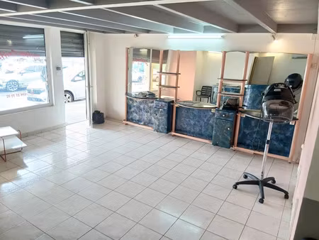 location locaux professionnels 2 pièces 40 m² à fort de france (97200)  800 €