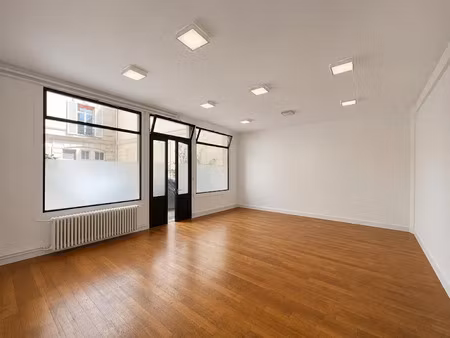 location locaux professionnels 56 m² à paris 8ème (75008)  2 830 €