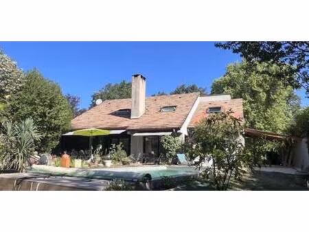 maison avec piscine et jardin vichy (03)