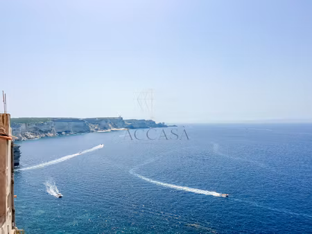 appartement de caractère avec vue imprenable sur la mer et l