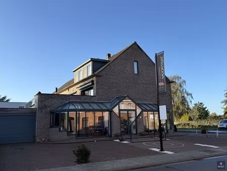commercieel te koop in beveren-kruibeke-zwijndrecht met 3 slaapkamers