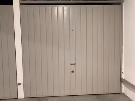 rare garage basse californie