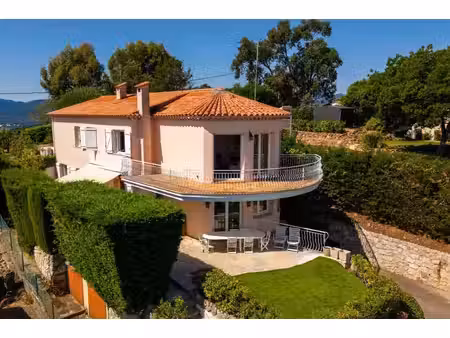 belle villa de 182m² vue panoramique mer et collines