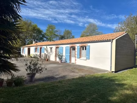 vente maison 6 pièces 156 m² à les clouzeaux (85430)  325 500 €