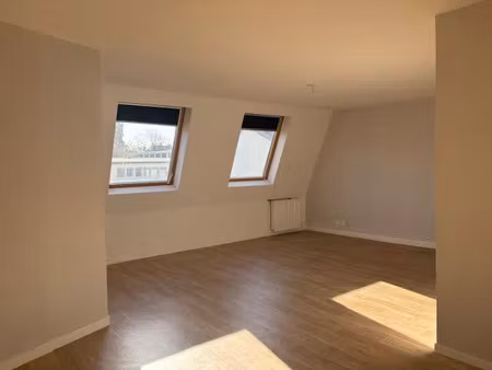 location appartement 3 pièces 68 m² à la châtre (36400)