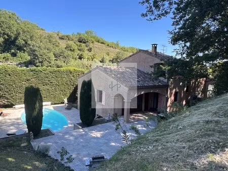 charmante maison avec piscine au teil baignée de verdure