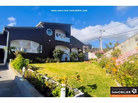 vente maison 7 pièces 250 m² à le tampon (97430)  615 300 €