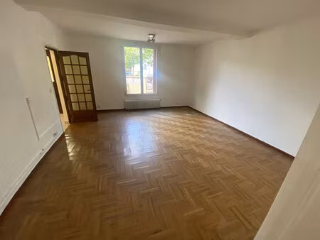 location maison 5 pièces  121.60m²  drancy