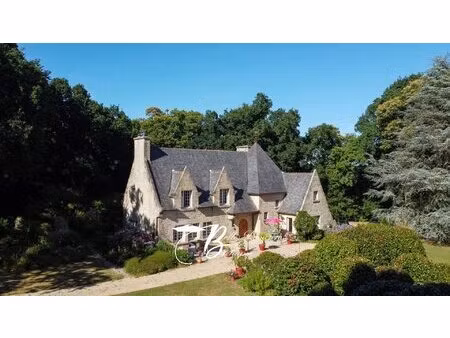a vendre belle demeure sur plus d'un hectare avec piscine à 10 minutes de morlaix ...